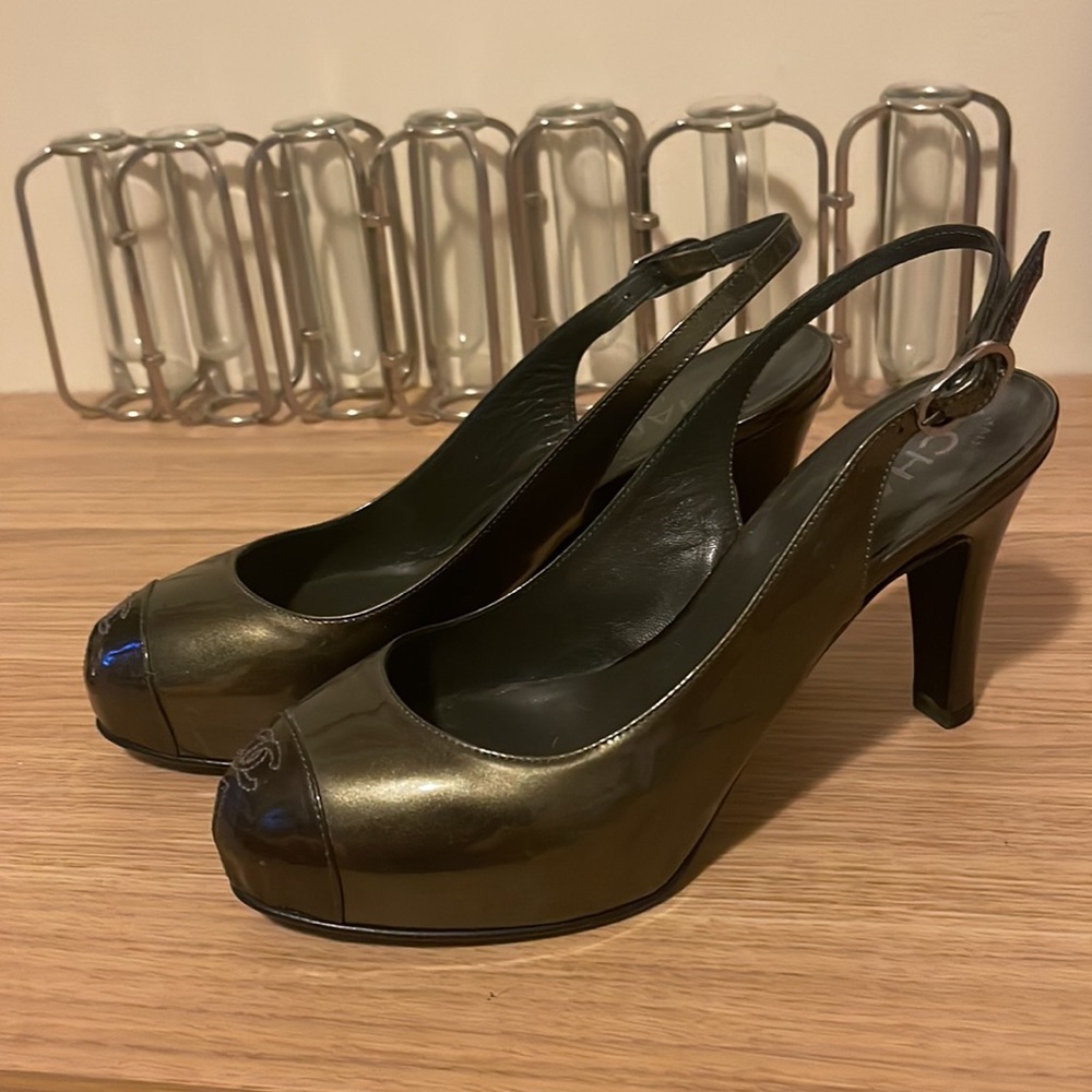 CHANEL Dark Green Pumps